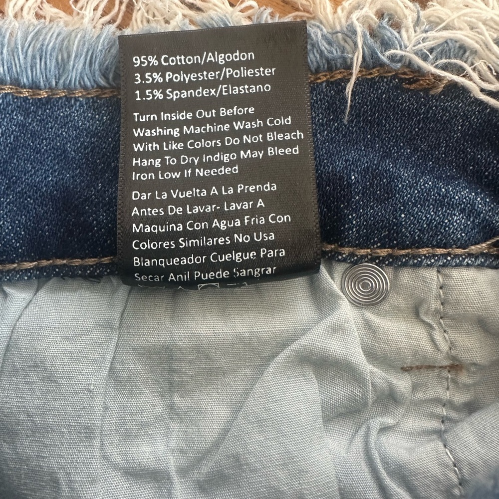 Risen Frayed Demin shorts size small - Picture 4 of 4